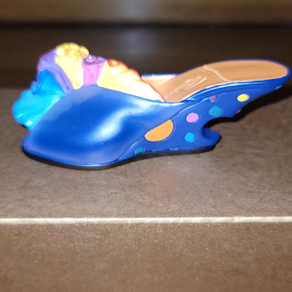 Just The Right Shoe Miniatures